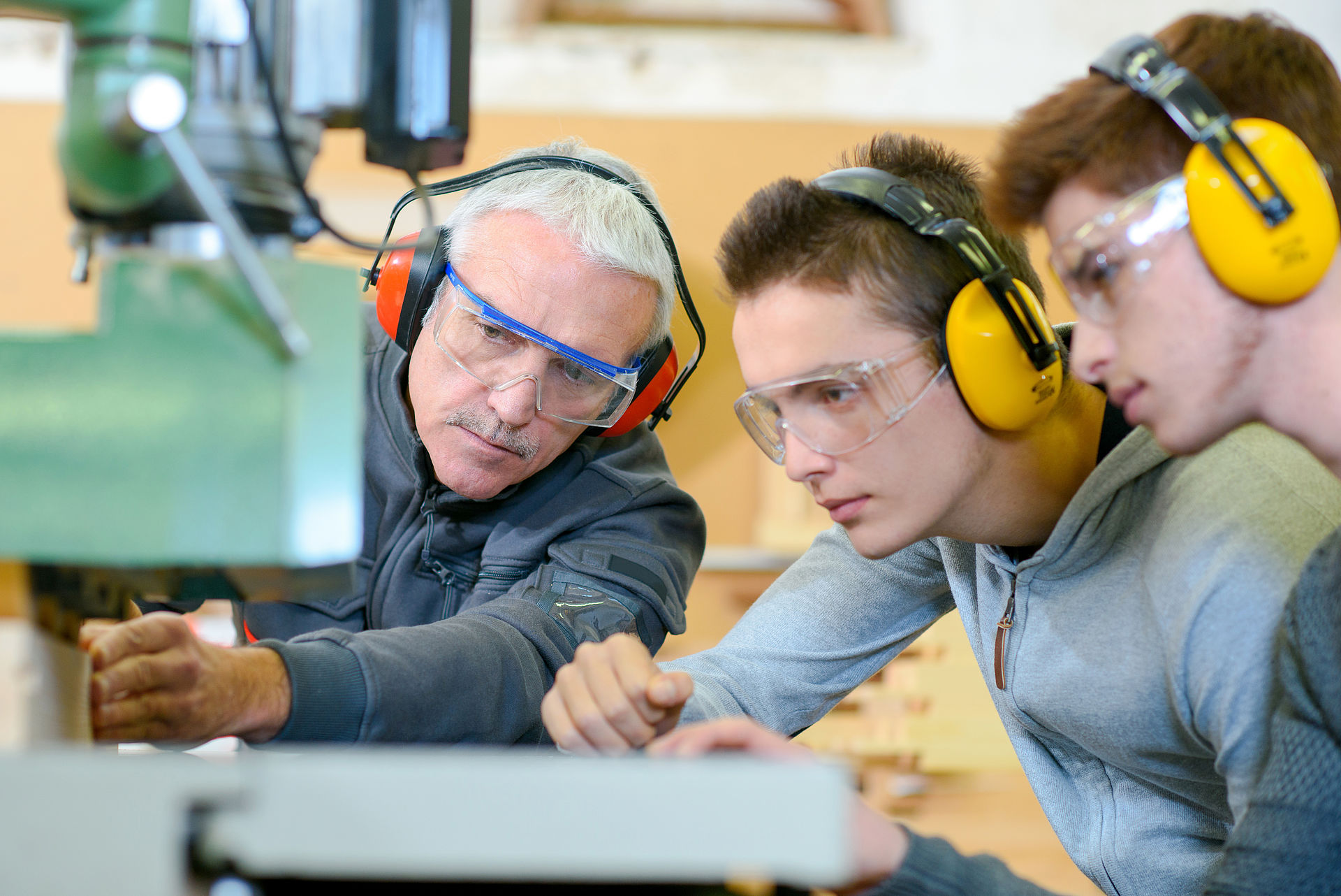 Vorschläge zur Gestaltung aktueller Herausforderungen auf dem Arbeitsmarkt